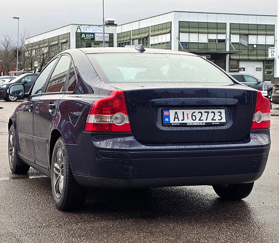 Volvo S40 5 of 5