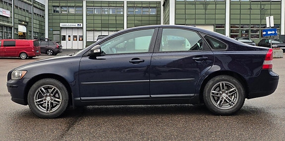 Volvo S40 3 of 5