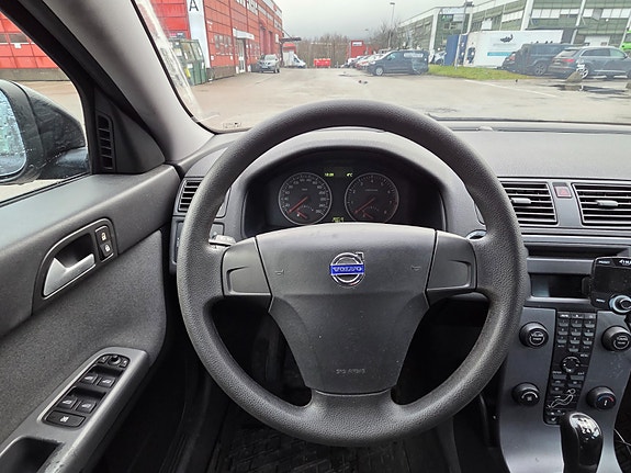 Volvo S40 22 of 25