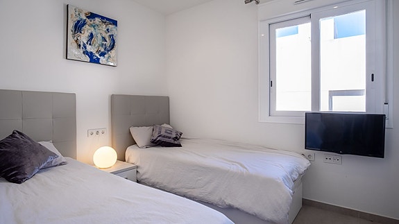 Moderne toppleilighet med 3 soverom og 65 m² privat takterrasse