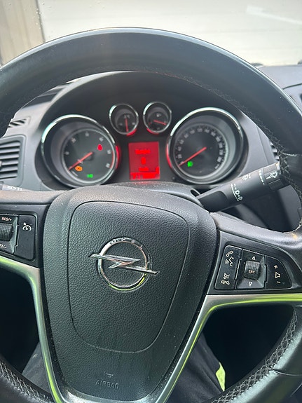 Opel Insignia 9 of 12