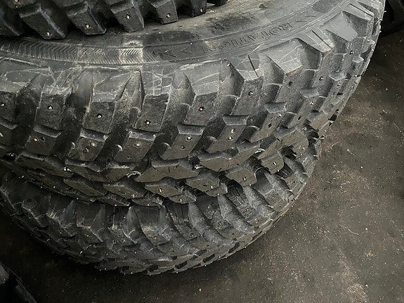 Nokian Piggdekk / Vinterdekk