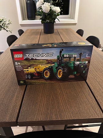 LEGO technic 42136 John Deere 9620 R ( forseglet)