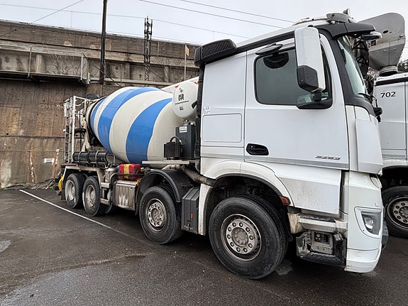 Mercedes-Benz Arocs 3253 2 of 6