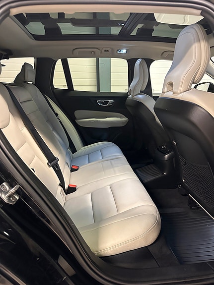 Volvo V60 16 of 22