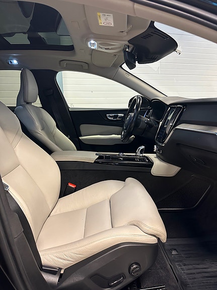 Volvo V60 14 of 22