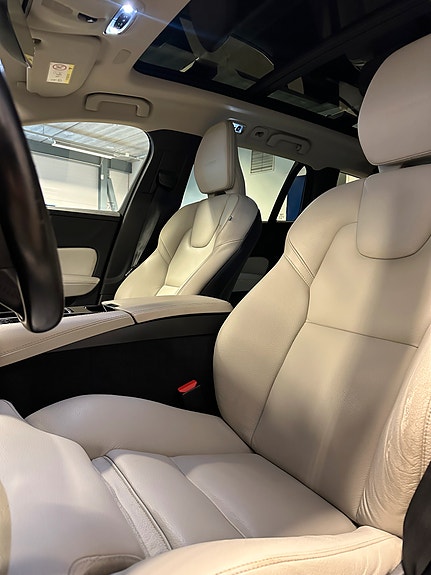 Volvo V60 12 of 22