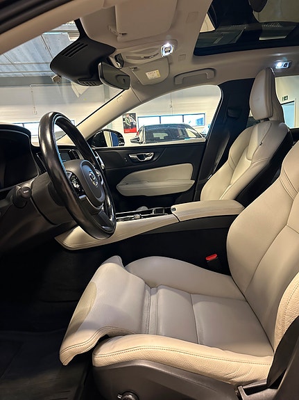 Volvo V60 11 of 22