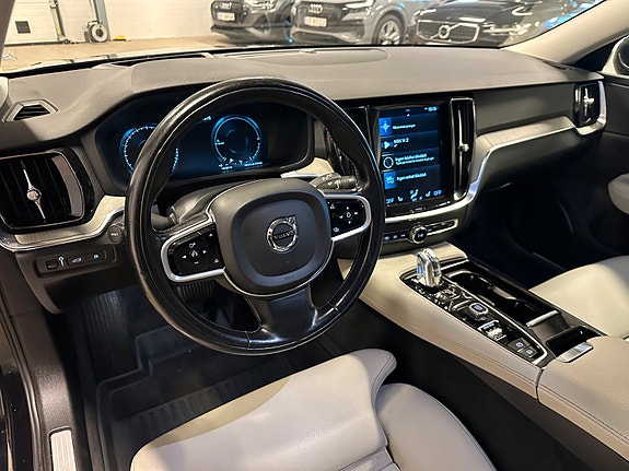 Volvo V60 13 of 22