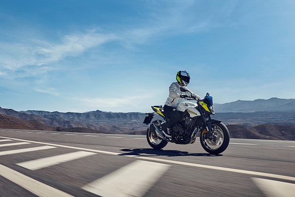 Honda CB500 Hornet 12 of 16