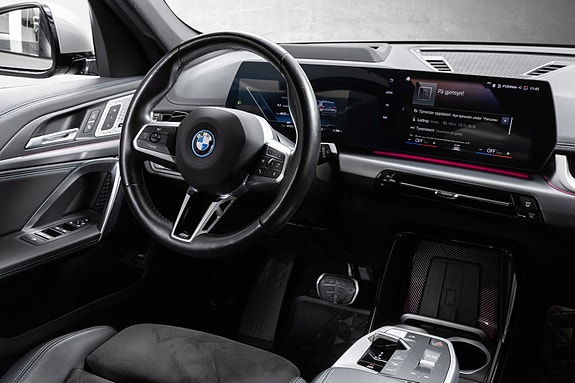 BMW iX1 23 of 25