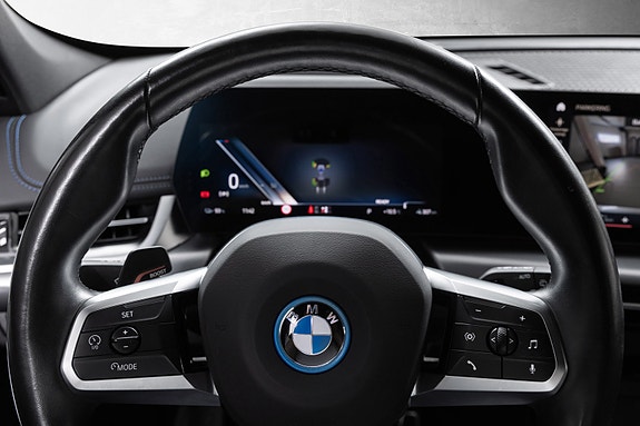 BMW iX1 16 of 25
