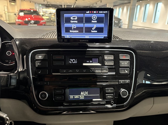 Volkswagen UP! 23 of 30