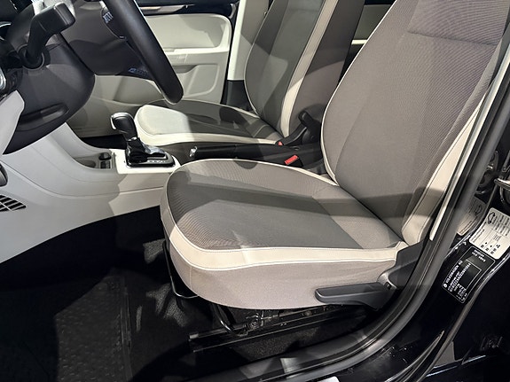 Volkswagen UP! 19 of 30