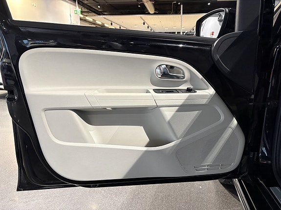 Volkswagen UP! 18 of 30
