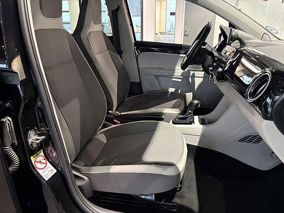 Volkswagen UP! 9 of 30