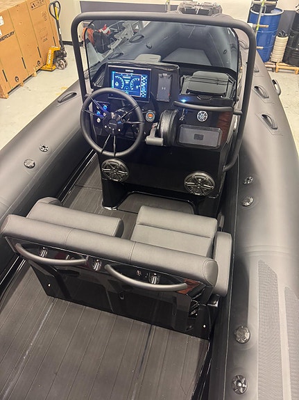 BRIG Eagle 6 - HANKØ EDITION, MERCURY, Simrad 9´, JL Audio, Coastkey, Seadek, ++ 12 of 30