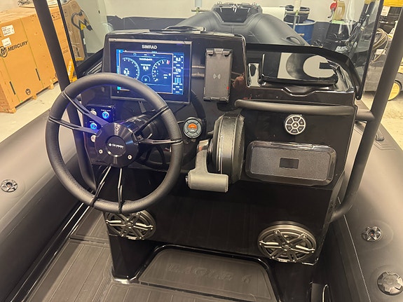 BRIG Eagle 6 - HANKØ EDITION, MERCURY, Simrad 9´, JL Audio, Coastkey, Seadek, ++ 9 of 30