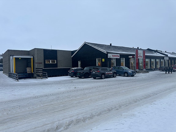Toyota Slettum Bil avd Røros (hovedkontoret) Vi har etablert nytt skadesenter. Totalt ca 3000 kvm