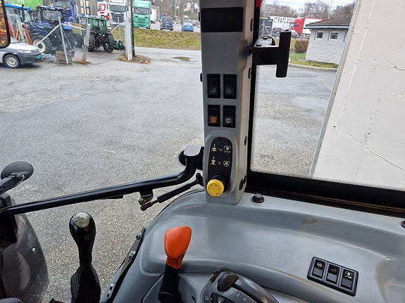 New Holland T5050 2011, kr 425 000,-