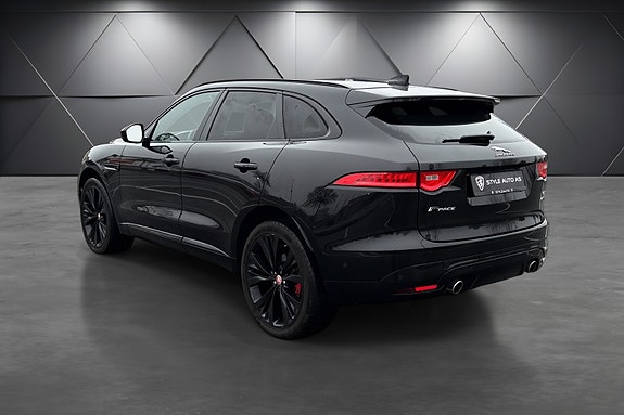 Jaguar F-PACE 7 of 25