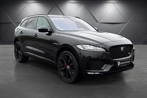 Jaguar F-PACE 3 of 25