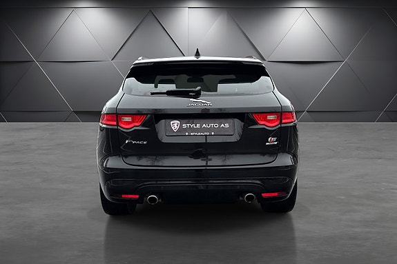 Jaguar F-PACE 6 of 25