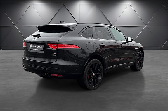 Jaguar F-PACE 5 of 25