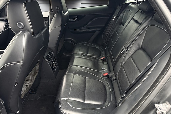 Jaguar F-PACE 14 of 25