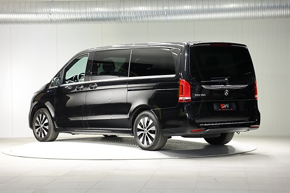 Mercedes-Benz EQV300 3 of 20