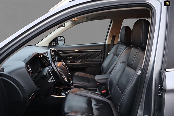 Mitsubishi Outlander 12 of 24