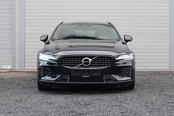 Volvo V60 2 of 5