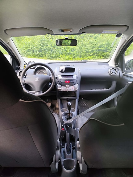 Peugeot 107 2 of 14