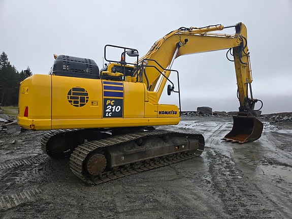 Komatsu PC210LC-11E0
