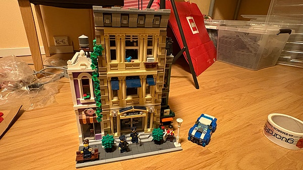 Lego 10278 - Police Station + 2 ekstra sett!