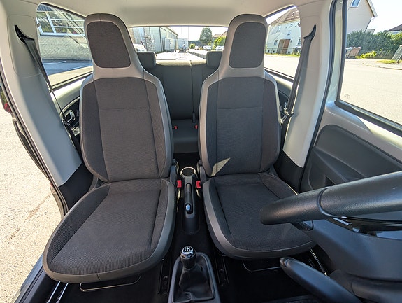 Volkswagen UP! 15 of 20