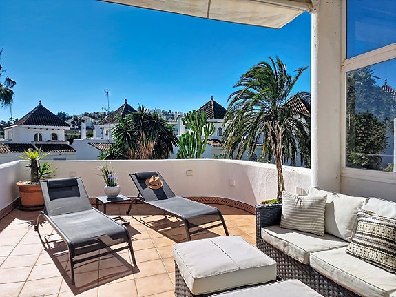 Sørvendt rekkehus med 70 m² terrasse - Like ved golfbanen