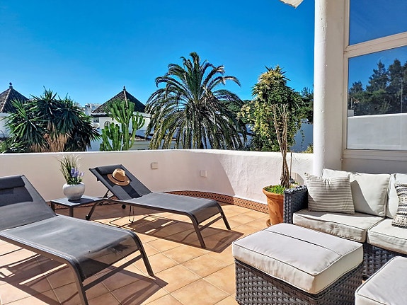 Sørvendt rekkehus med 70 m² terrasse - Like ved golfbanen