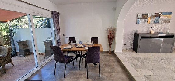 Sørvendt rekkehus med 70 m² terrasse - Like ved golfbanen
