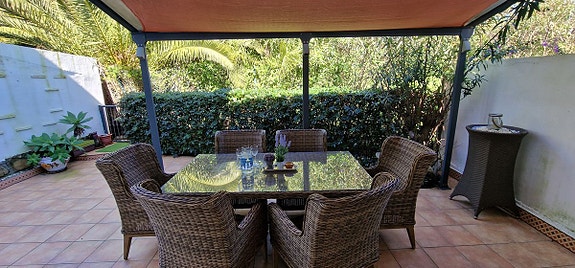 Sørvendt rekkehus med 70 m² terrasse - Like ved golfbanen