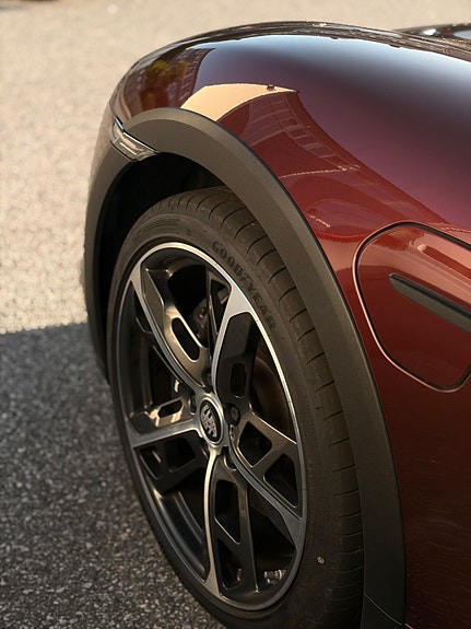 Porsche Taycan 4 of 7