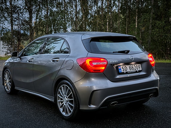 Mercedes-Benz A180 3 of 30