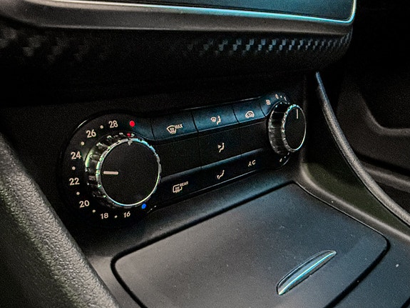 Mercedes-Benz A180 9 of 30