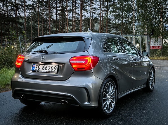 Mercedes-Benz A180 4 of 30