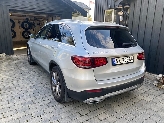 Mercedes-Benz GLC300 e 5 of 8