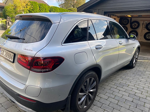 Mercedes-Benz GLC300 e 6 of 8