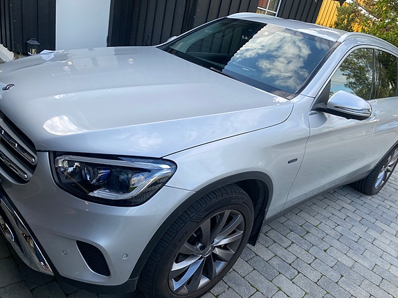 Mercedes-Benz GLC300 e 4 of 8
