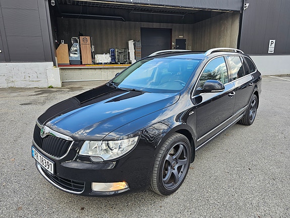 Skoda Superb 2 of 5