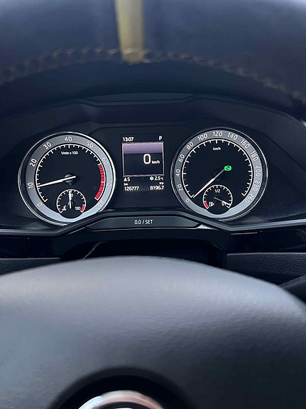 Skoda Superb 9 of 10