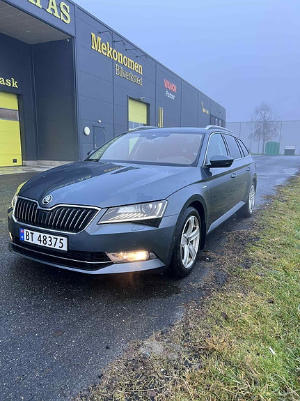 Skoda Superb 3 of 5